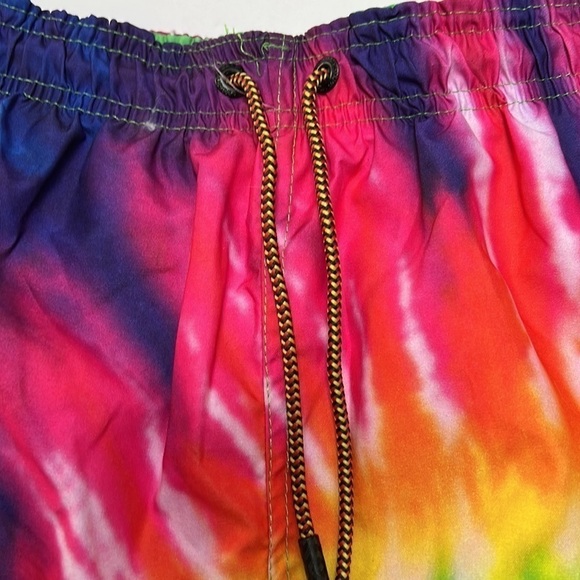 Tie-dyed bathing suit swim trunks size large by broken threads NEW - Picture 3 of 9